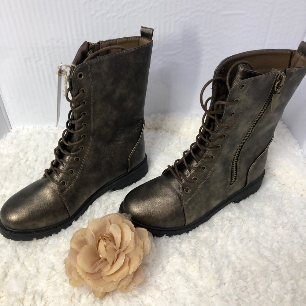 Lace up Boots